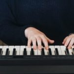 ピアノ教室のホームページ制作＆ブログ、費用と相場は？格安で作るには？