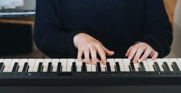 顔出し・住所公開なしでも信頼される！格安ホームページのプロフィール作り方