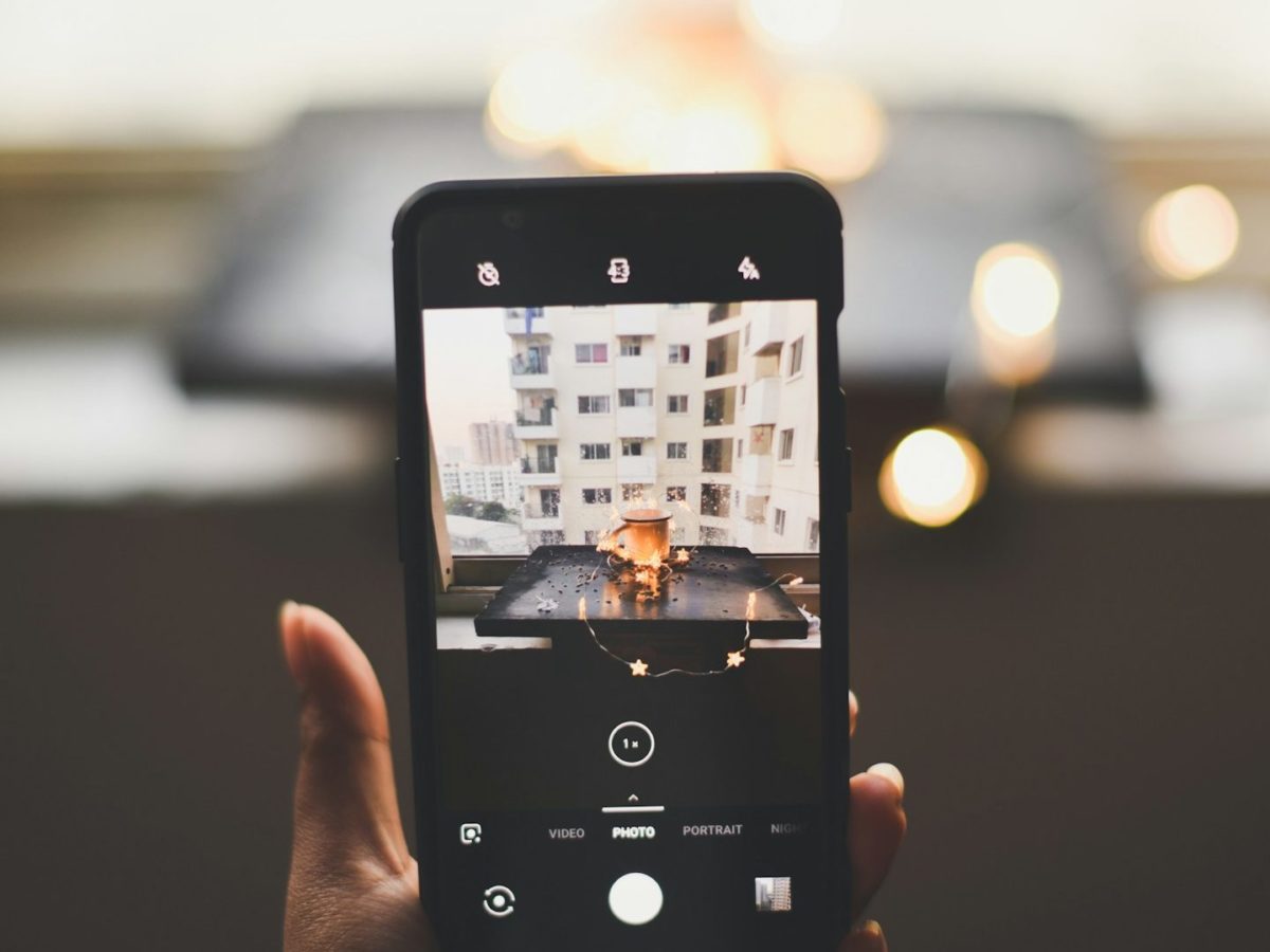 スマホ写真をプロっぽく見せる「自然光」の魔法｜撮影のコツ