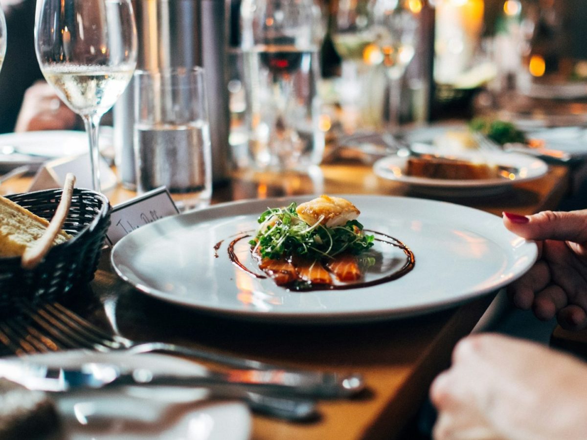 【飲食店】予約の無断キャンセル（ノーショー）対策。防止と請求の例文