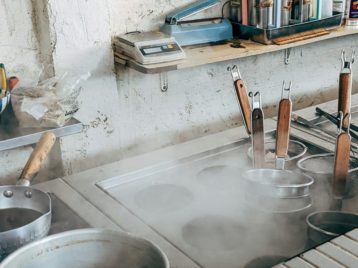 現場の風景を「チラリ」と見せるだけで、お客様の信頼が爆発的に上がる理由