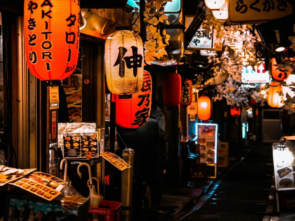 「とりあえずビール」を卒業！居酒屋店主が「お酒のこだわり」をブログで語ると、客単価も客層も劇的に変わる理由