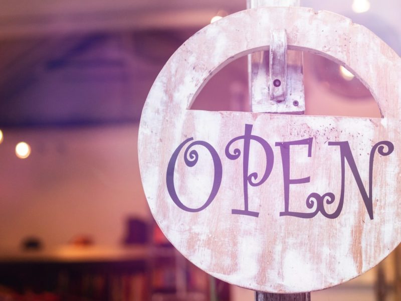 「オープンしたばかりで実績0」でも大丈夫！新規店がホームページで信頼を勝ち取るための「3つの数字」