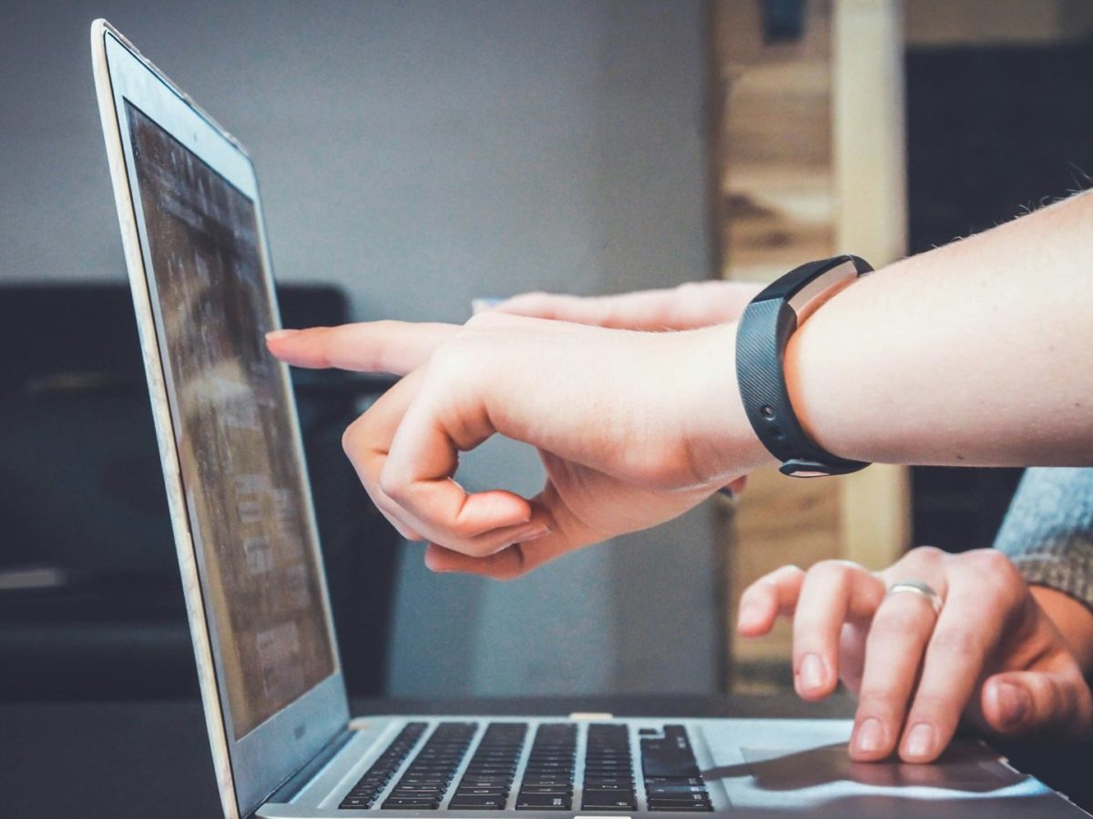 「会社概要」だけは不十分！新規取引先が必ずチェックする、信頼を生む法人ホームページ『3つの必須項目』